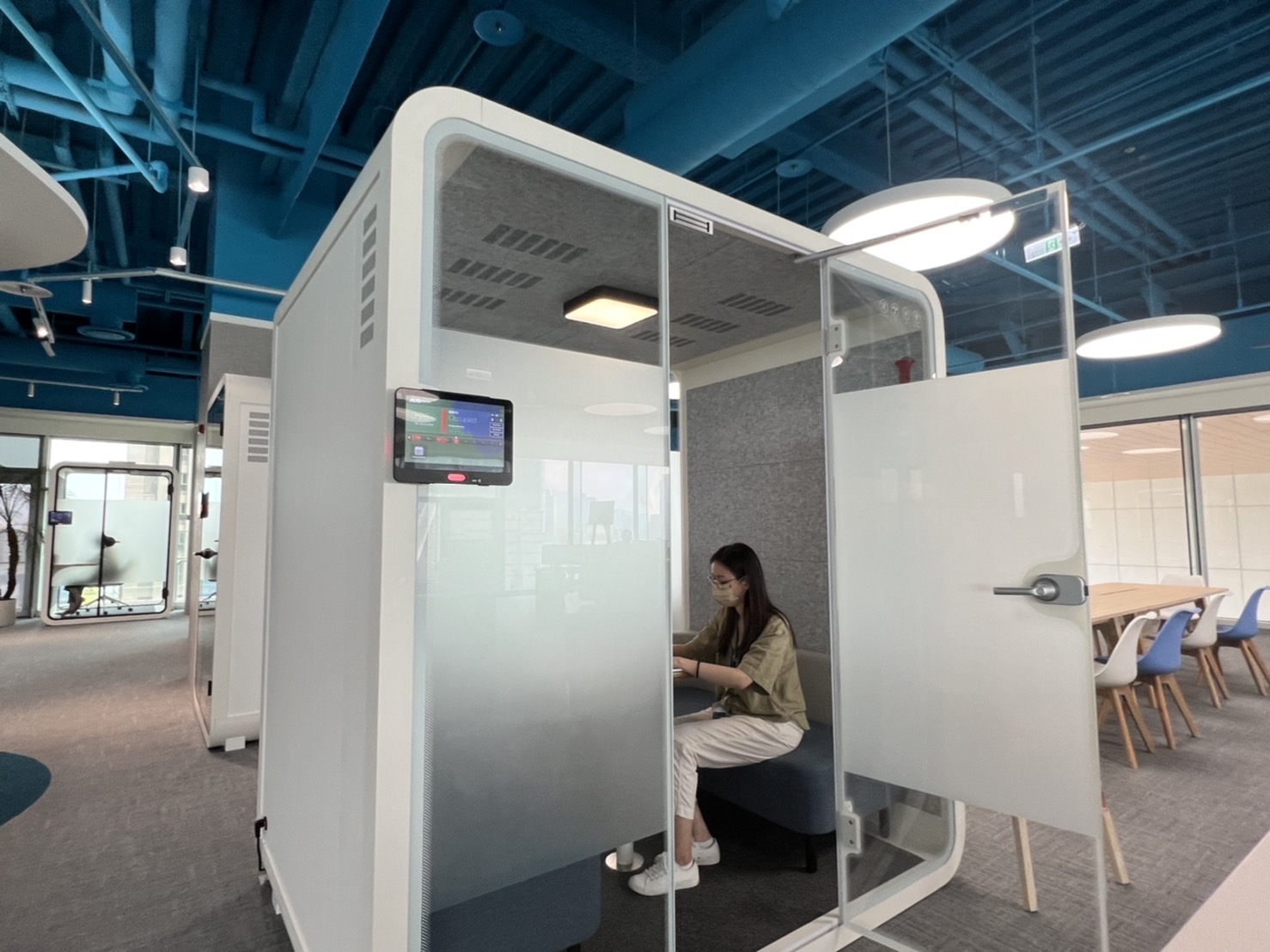 永利yl23411高雄據點的智慧行動辦公艙，展現永利yl23411在面板以外的研發應用軟實力